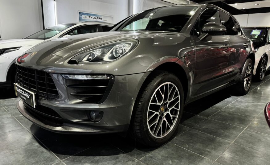 PORSCHE Macan Sport