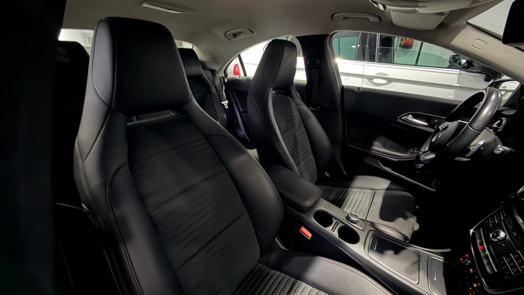 MERCEDES-BENZ CLA 200D AMG