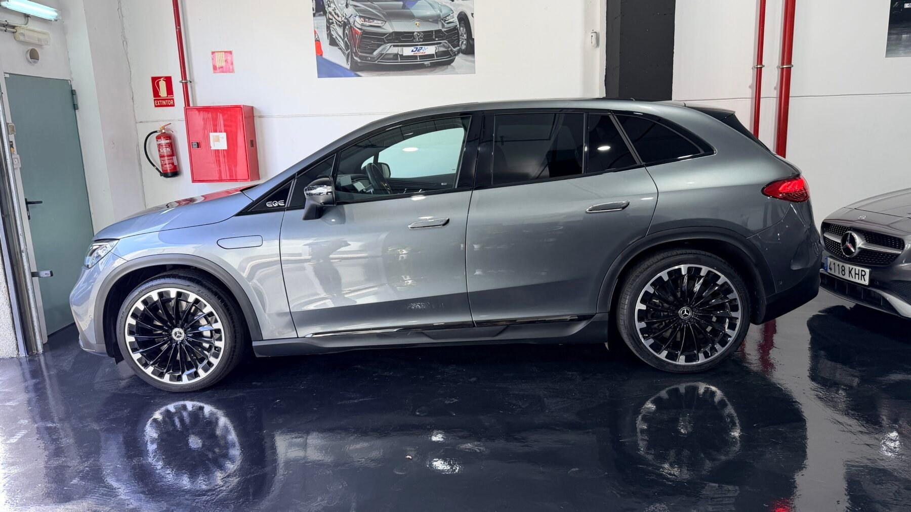 MERCEDES-BENZ EQE SUV