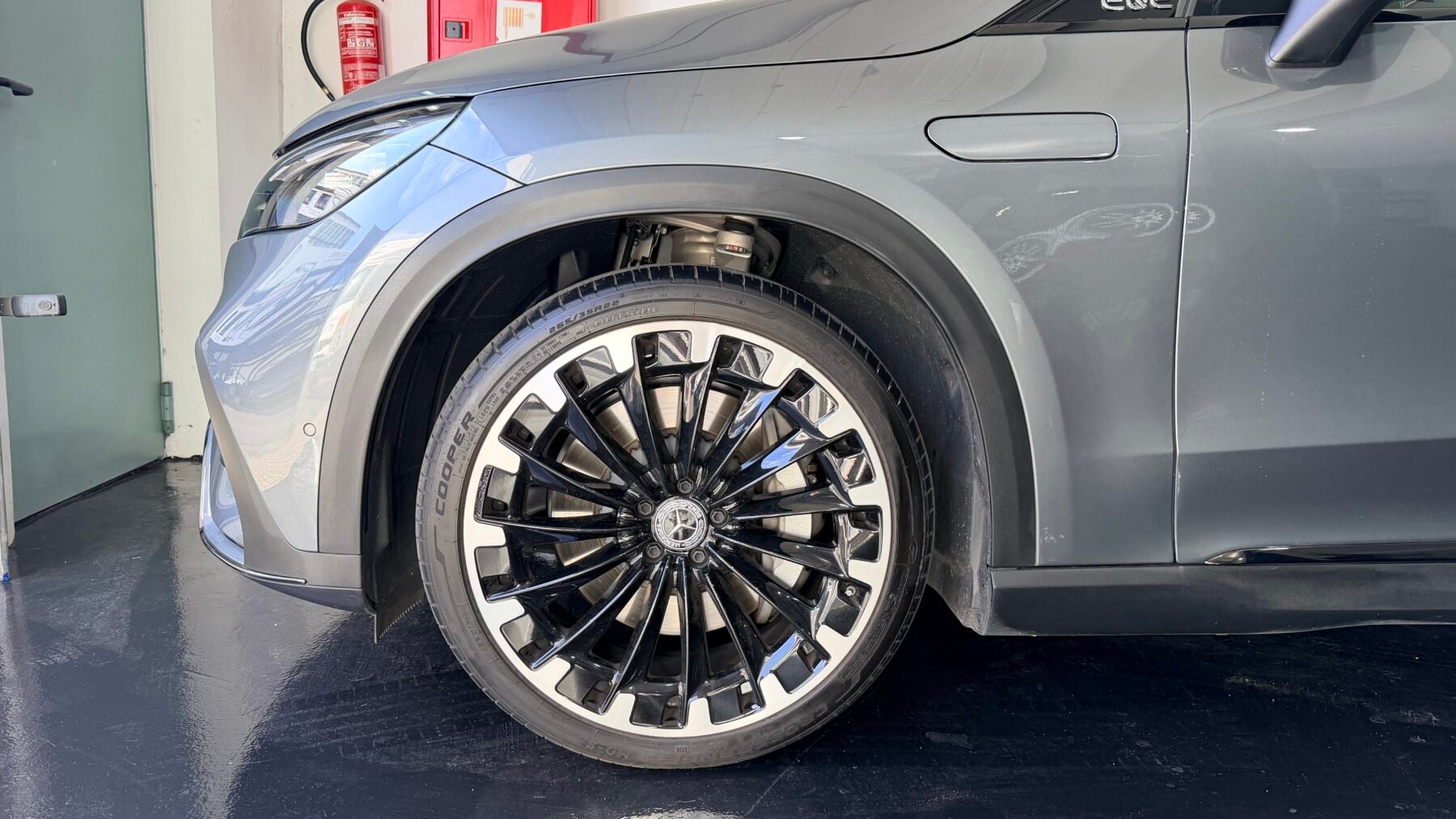 MERCEDES-BENZ EQE SUV