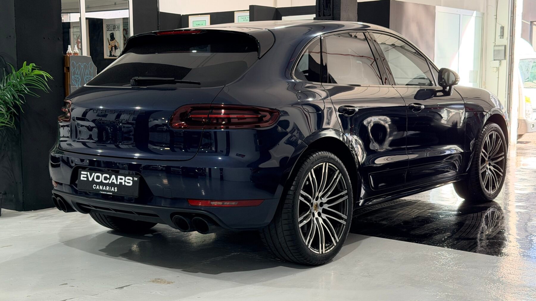PORSCHE Macan GTS