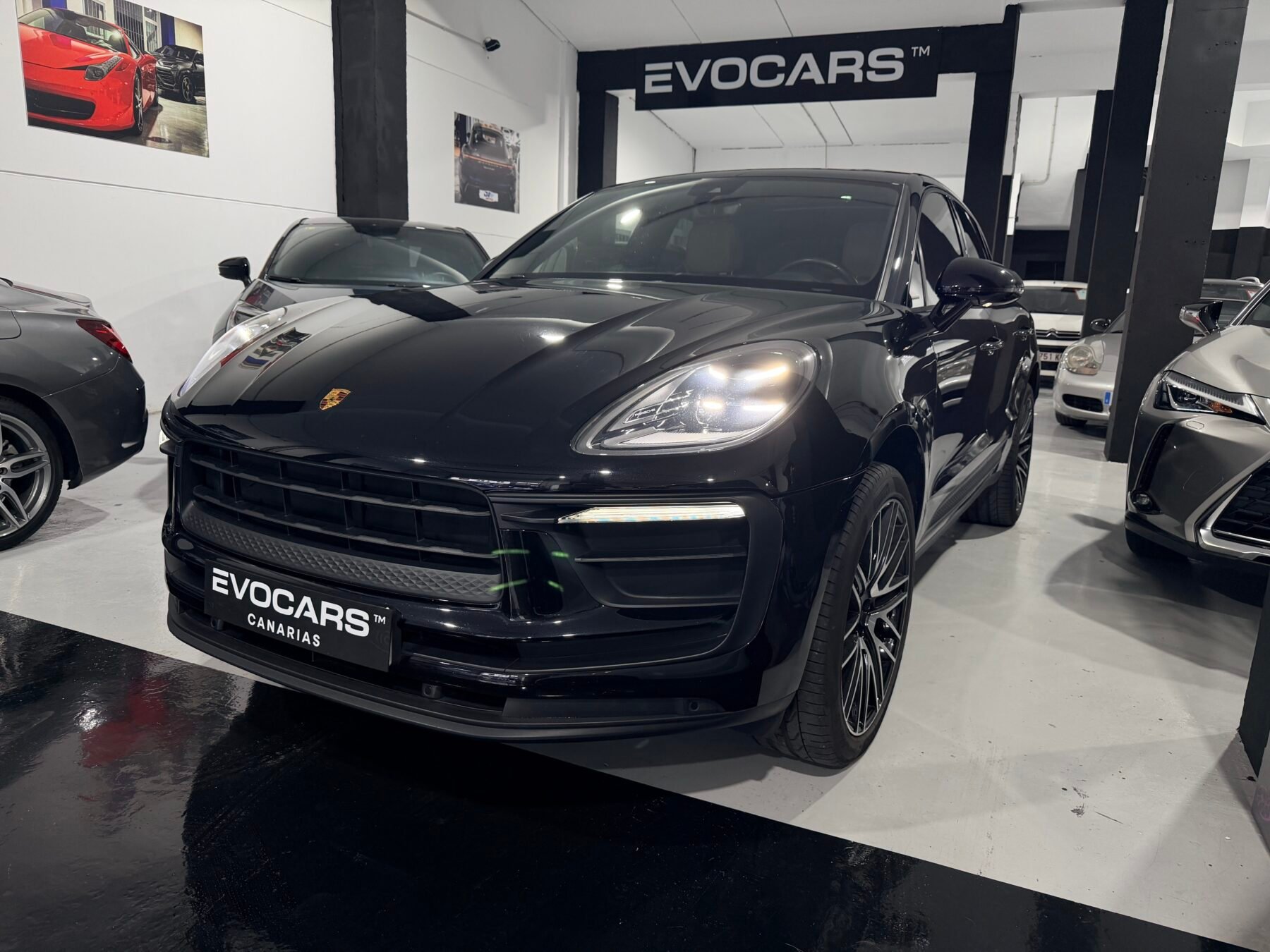 PORSCHE Macan