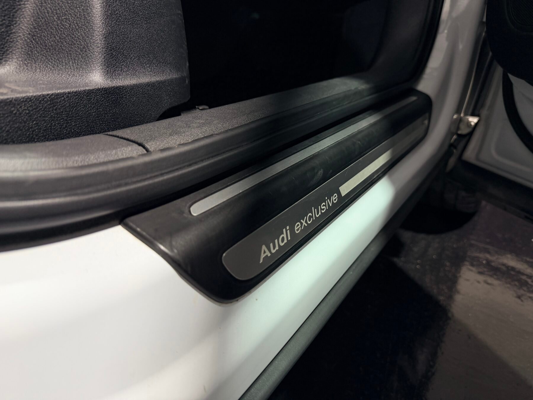 AUDI 2.0 TDI EXCLUSIVE