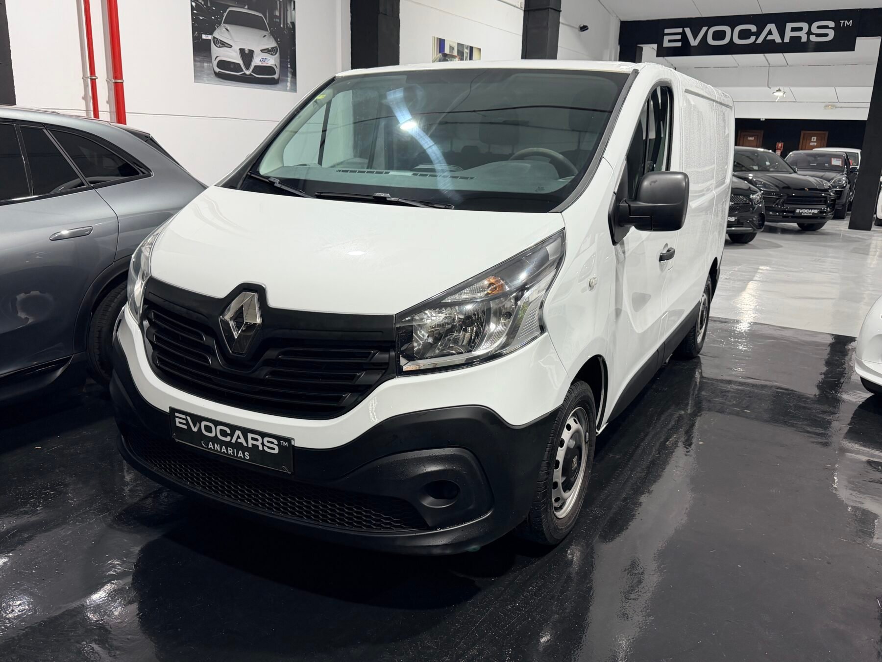 RENAULT TRAFIC CARGA