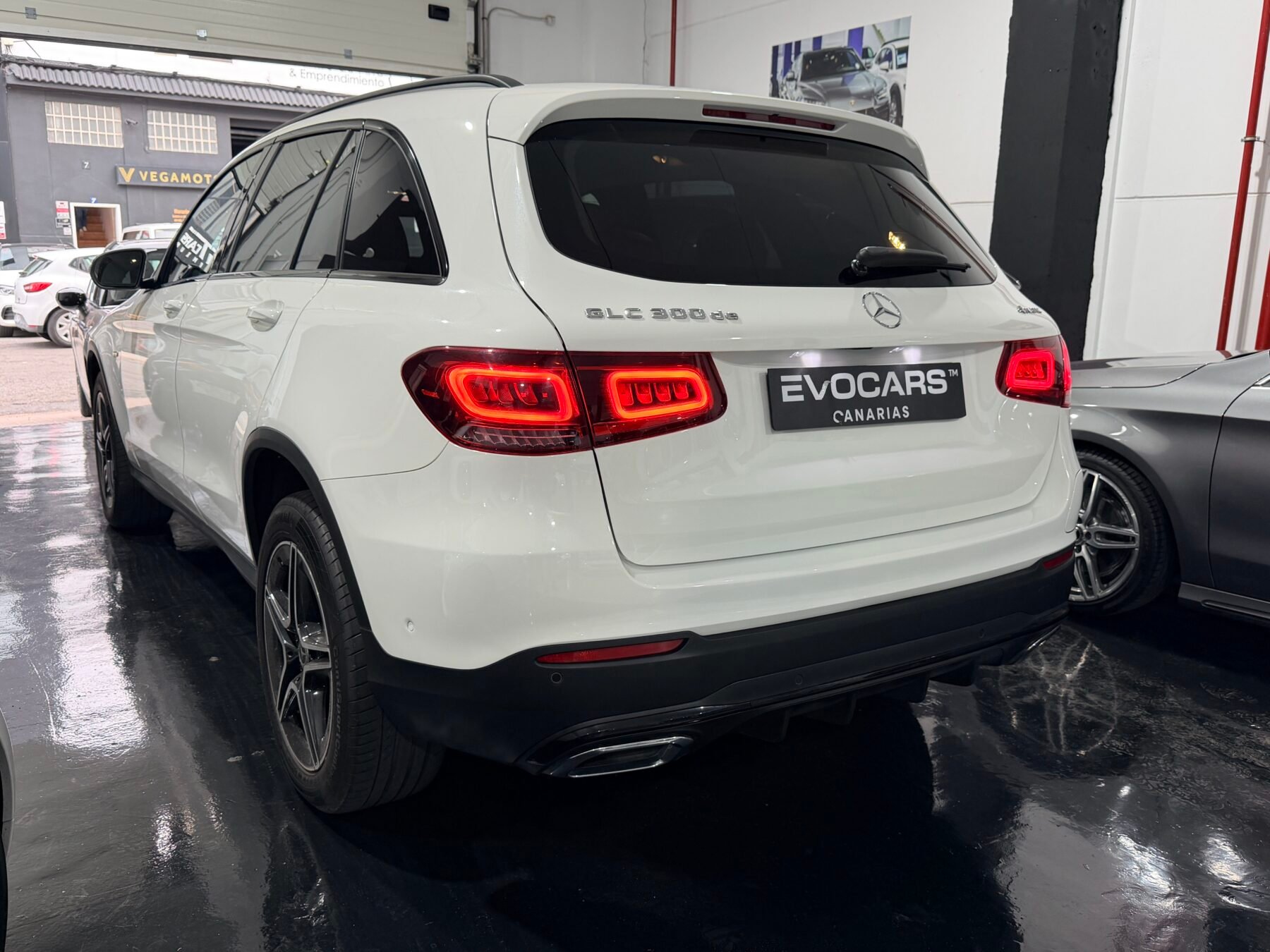 MERCEDES-BENZ GLC 300de